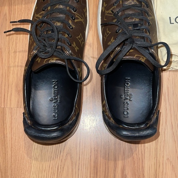Men’s Louis Vuitton Sneakers - Picture 5 of 7